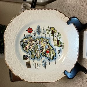 A beautiful Ireland 24 karat gold hand-painted plate